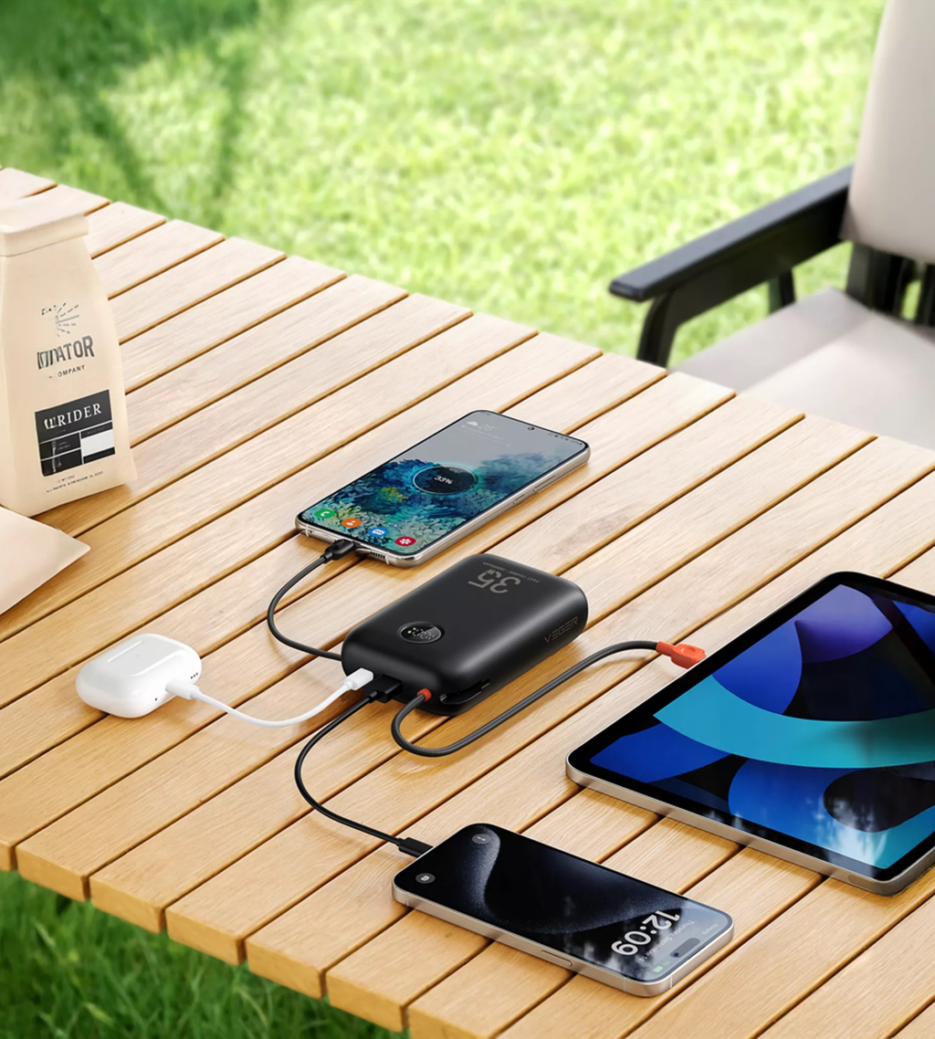 Veger - K3 - 30,000mAh 35W PD Digital Display Powerbank With Built In Non-MFI Lightning & USB-C Cable - Black